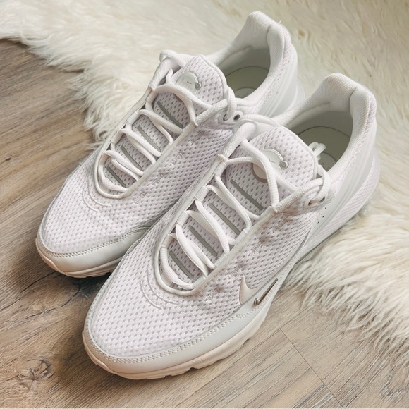 NWT Nike Air Max Pulse Women’s Shoes - Picture 2 of 8